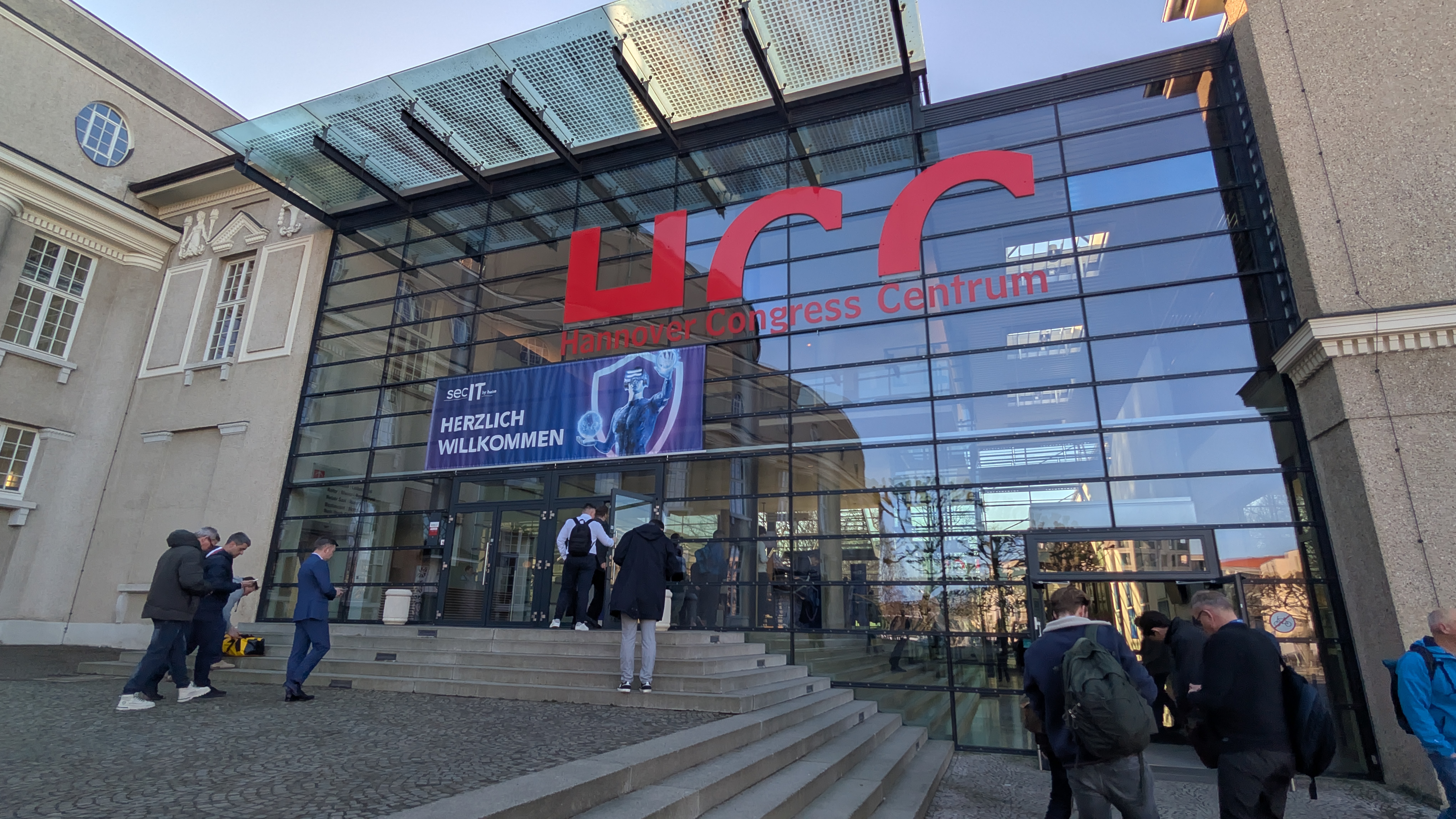 Haupteingang des Hannover Congress Centrum (HCC) für die secIT