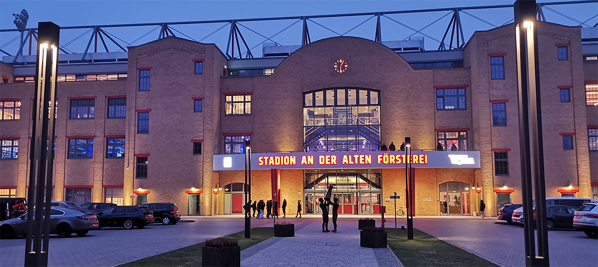 Abbildung 1: Haupteingang zum Stadion von Union Berlin, Veranstaltungsort des Partnertags